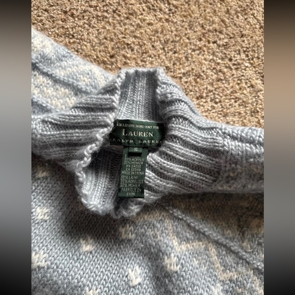 Ralph Lauren Exclusive Hand Knit Wool Blend Northern Lights
Sweater
Size Small - Picture 8 of 12